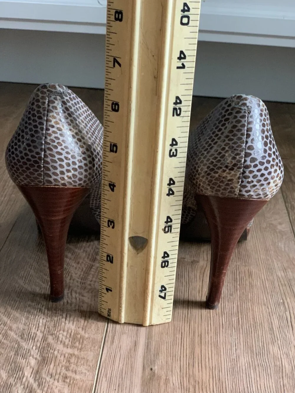 Nine West Snakeskin Pump 6.5 Taupe Patent Leather Faux Wood Platform High Heels